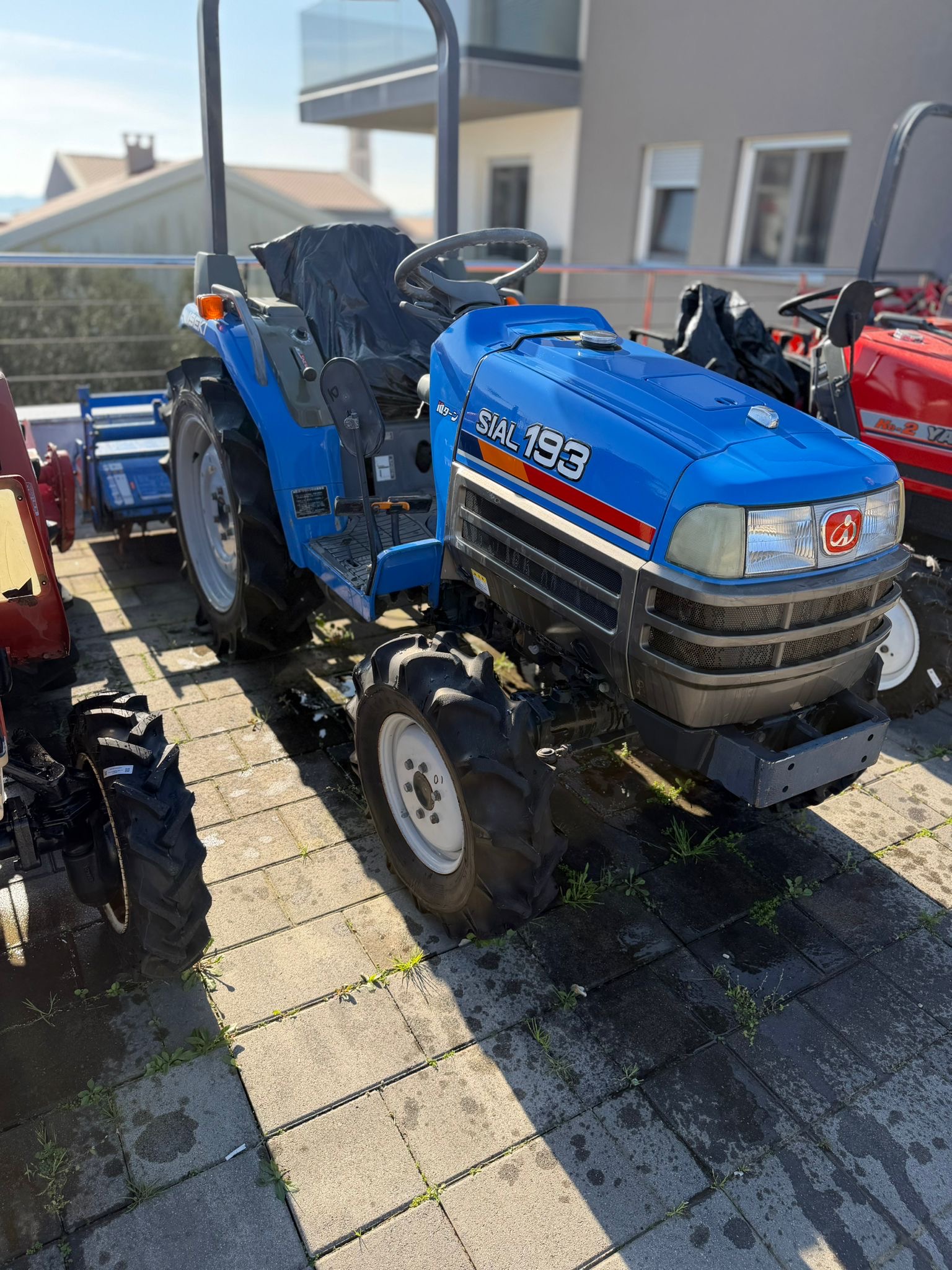 082c8a77-49c0-4d2b-b9a1-7ba04b43924d