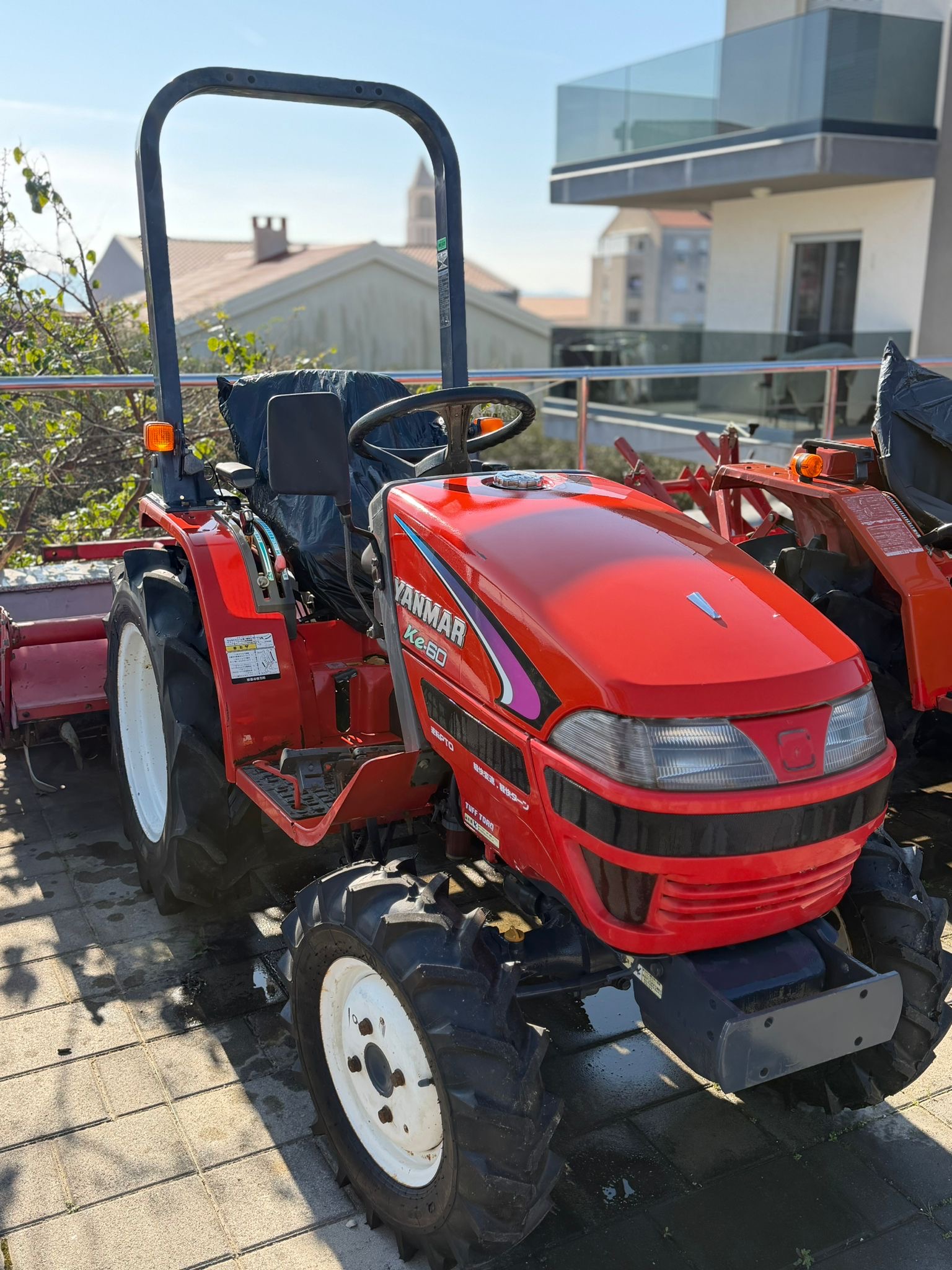 dd8a47b9-a2ef-49ad-aeee-4f41ee812943