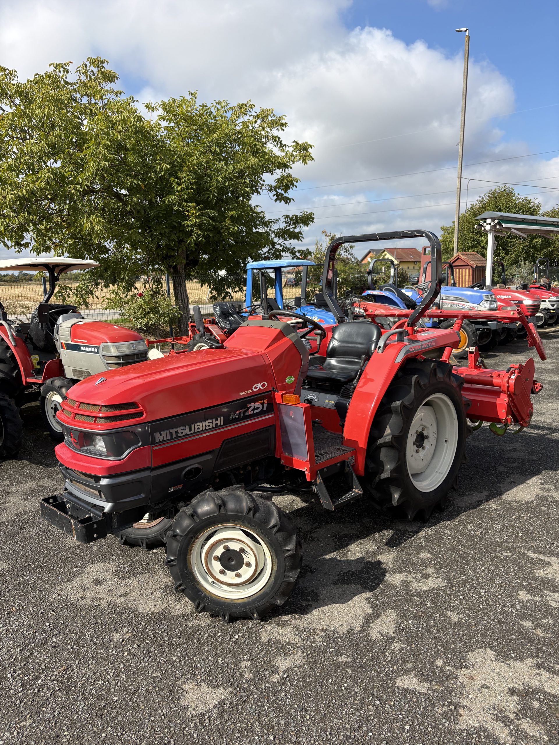 Traktor Mitsubishi Mt-251(179) - Slika 1