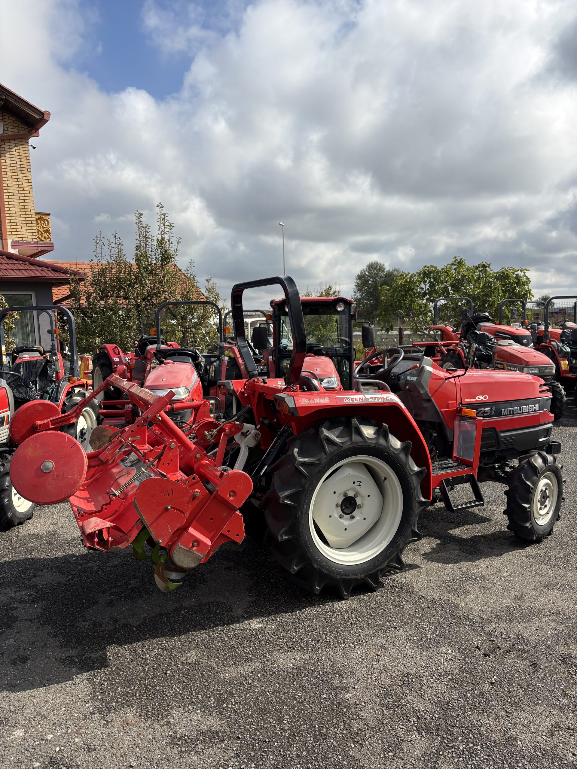 Traktor Mitsubishi Mt-251(179) - Slika 3